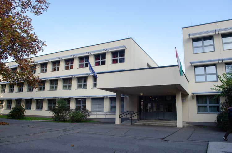 Döntőben iskolánk csapatai